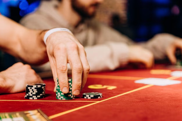 tt789 h5 mobile app interface showing football markets and live-dealer games
